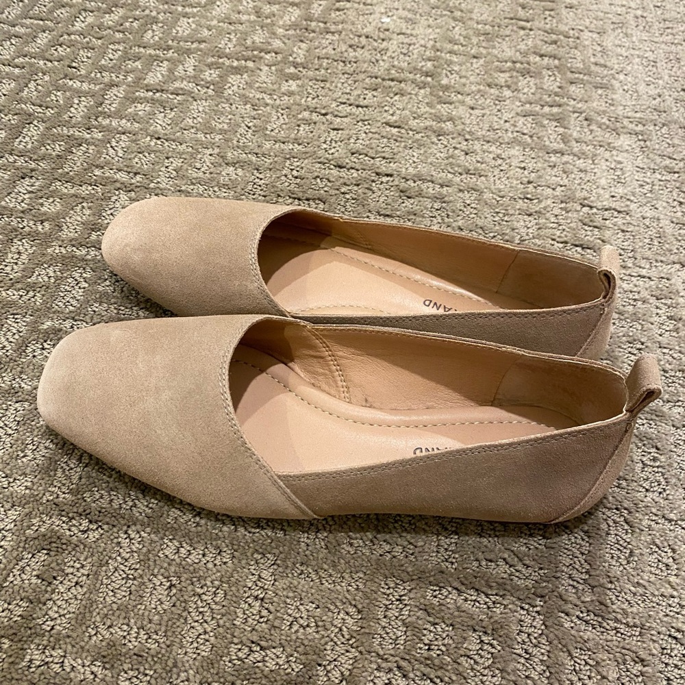 Lucky Brand nude. Size 8 women’s flat.